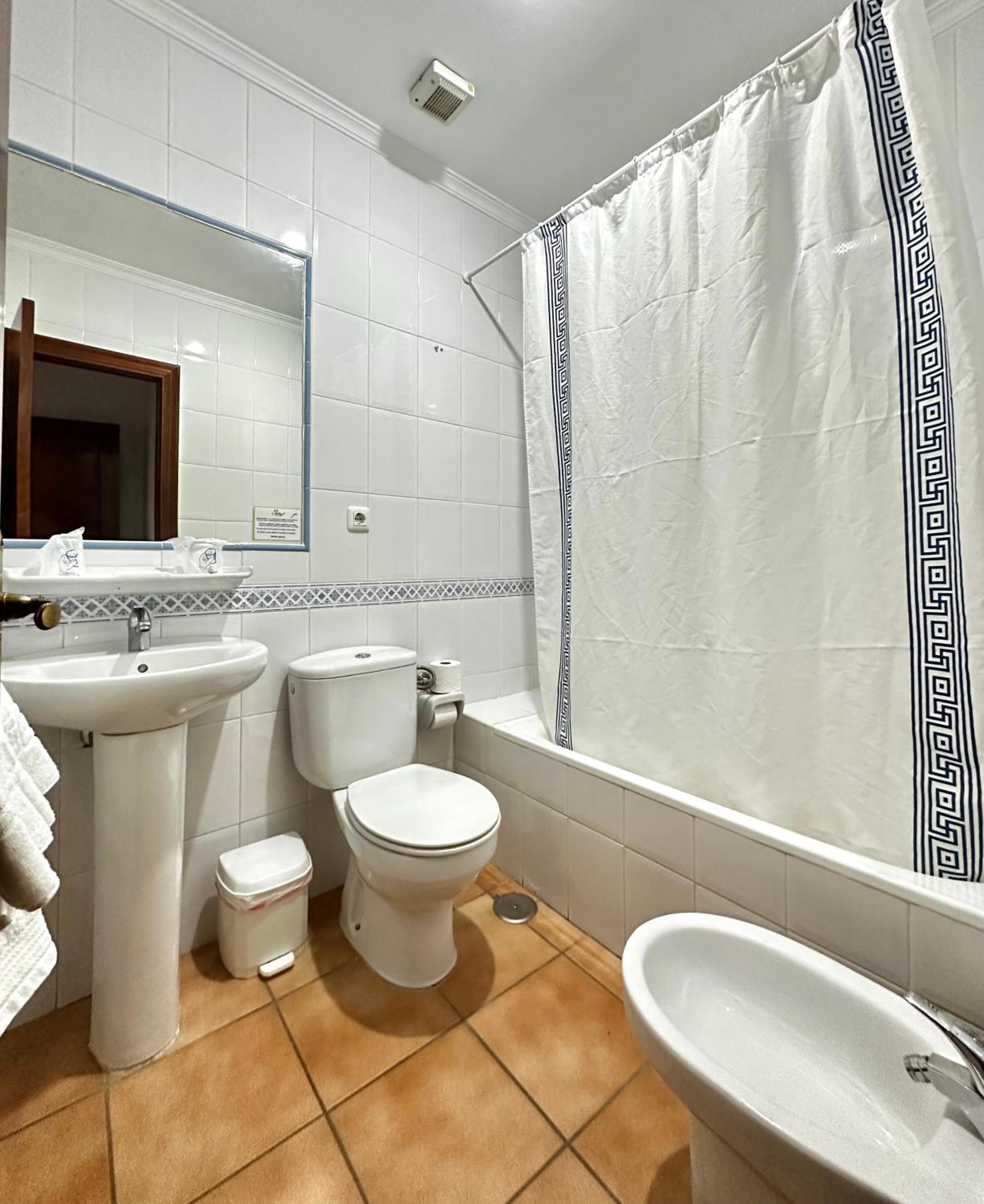 לבריחה Hostal Mellizo מראה חיצוני תמונה